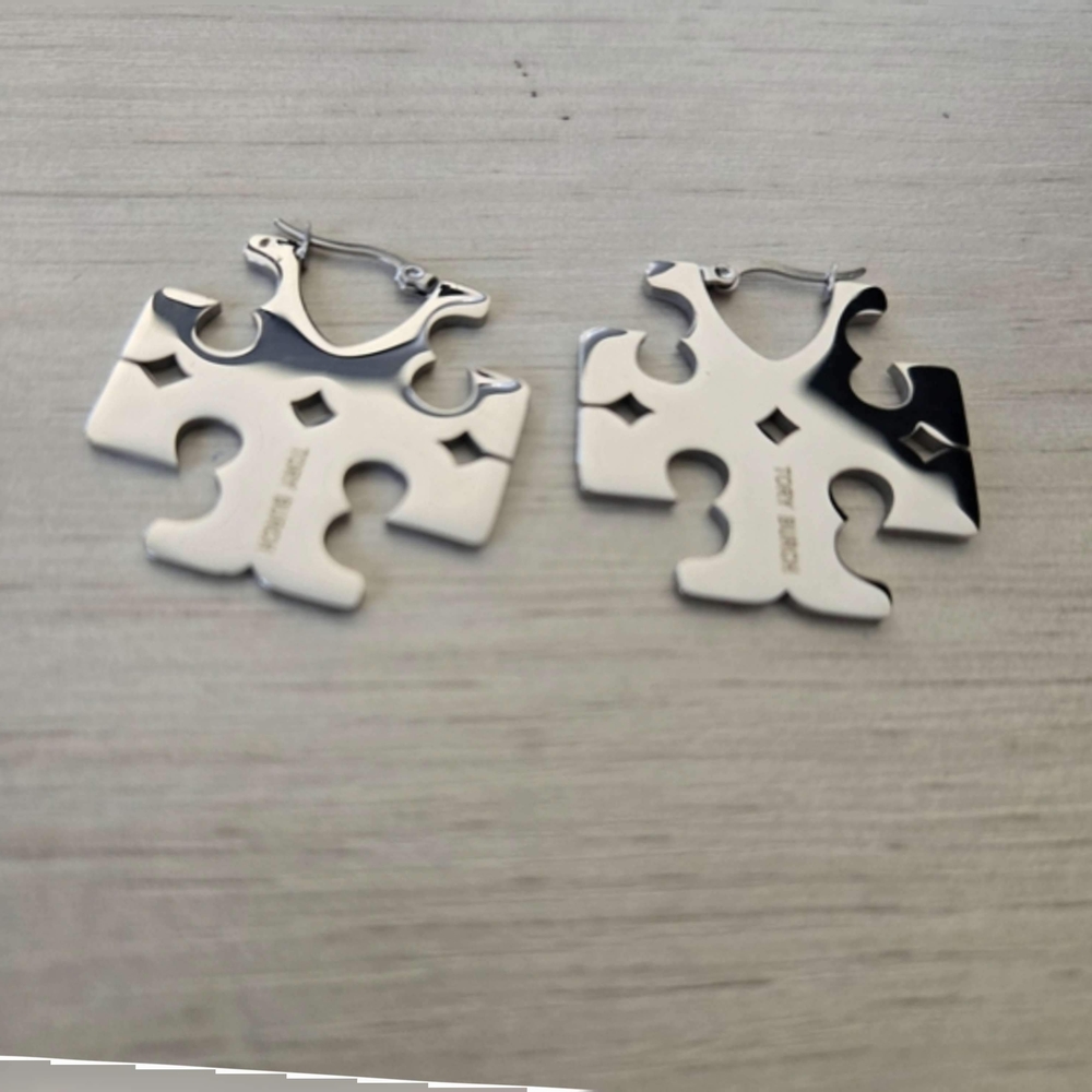 TORY BURCH Silver UNIQUE Puzzle Earrings